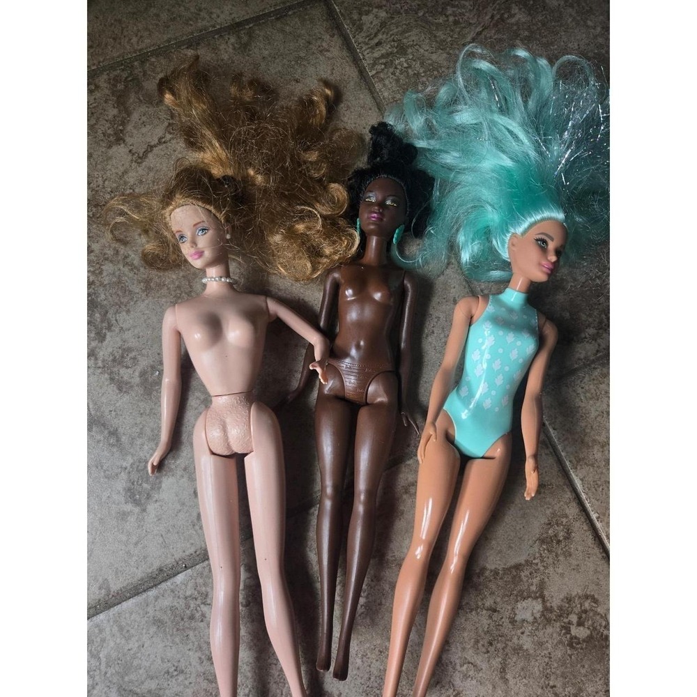 Lot of 3 Barbies one vintage no clothes